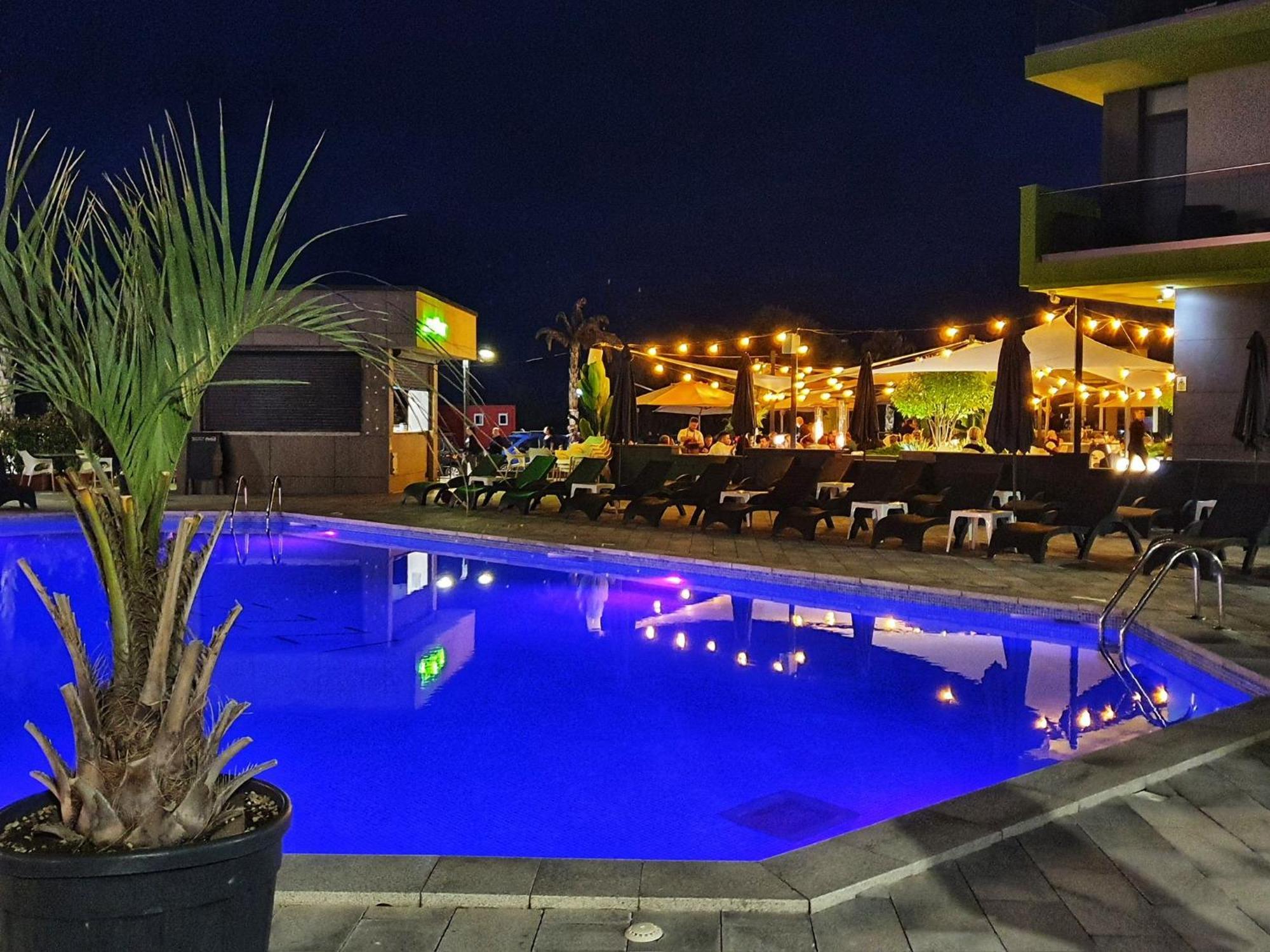 Purple Onyx - Pool & Spa Beach Resort Năvodari Esterno foto
