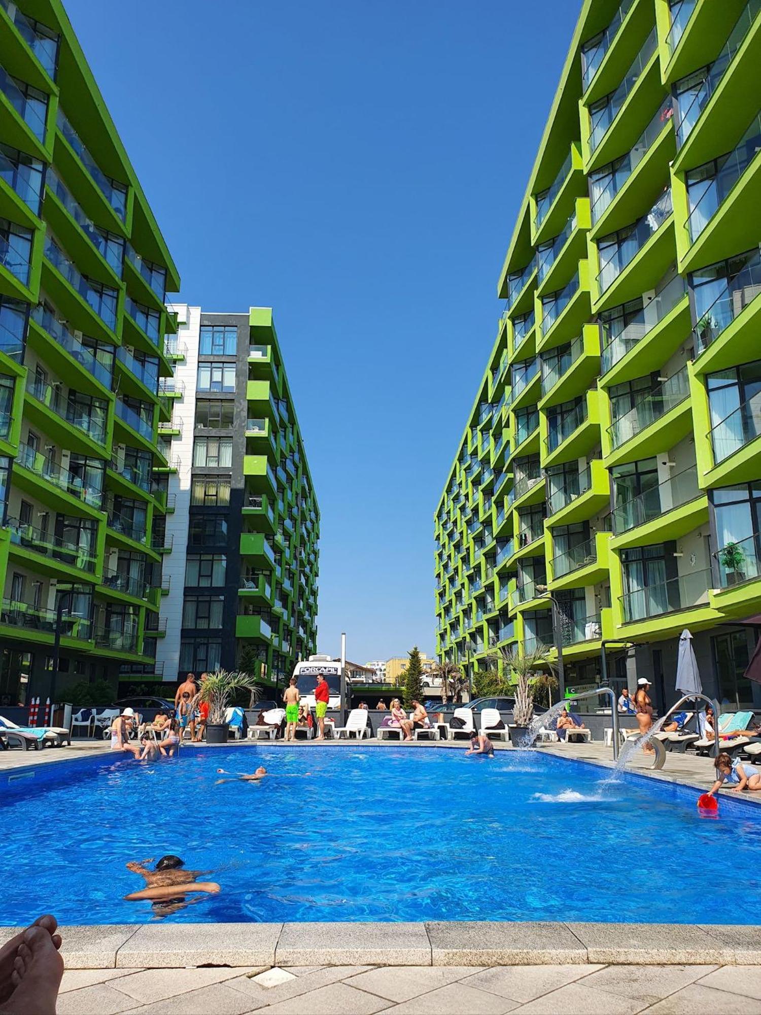 Purple Onyx - Pool & Spa Beach Resort Năvodari Esterno foto