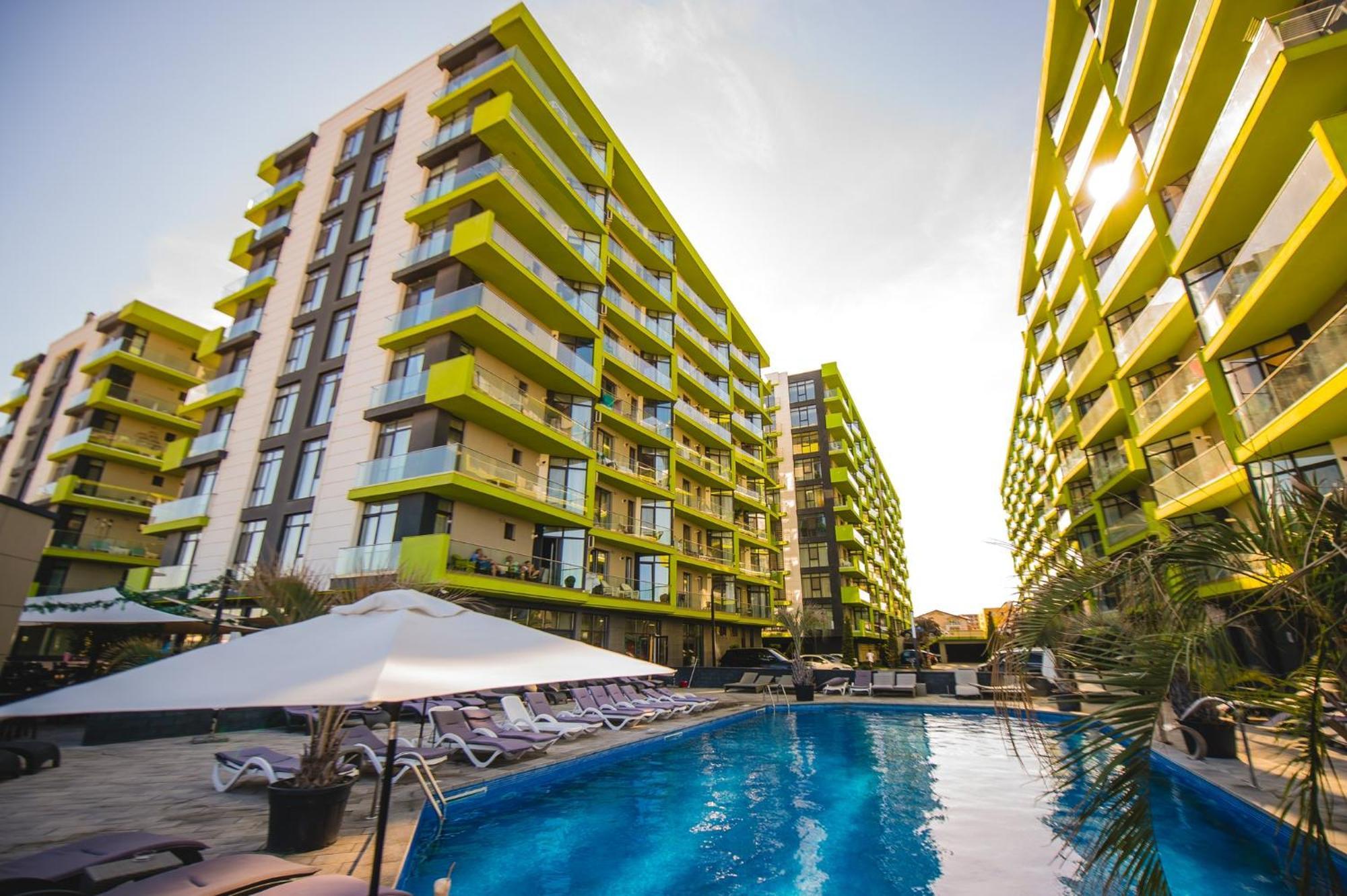 Purple Onyx - Pool & Spa Beach Resort Năvodari Esterno foto